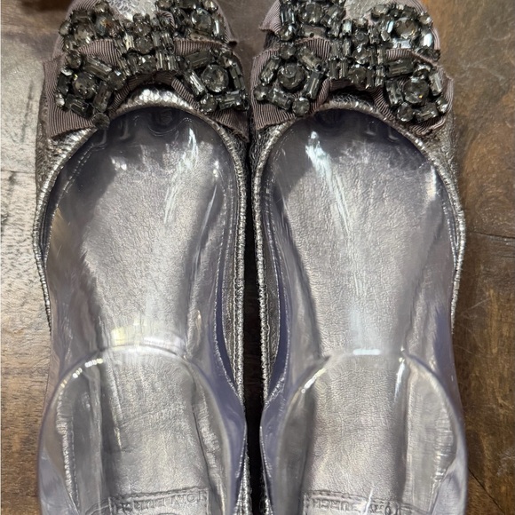 EUC Tory Burch Azalea crystal-bow scrunch ballet flats in pewter - Picture 5 of 9